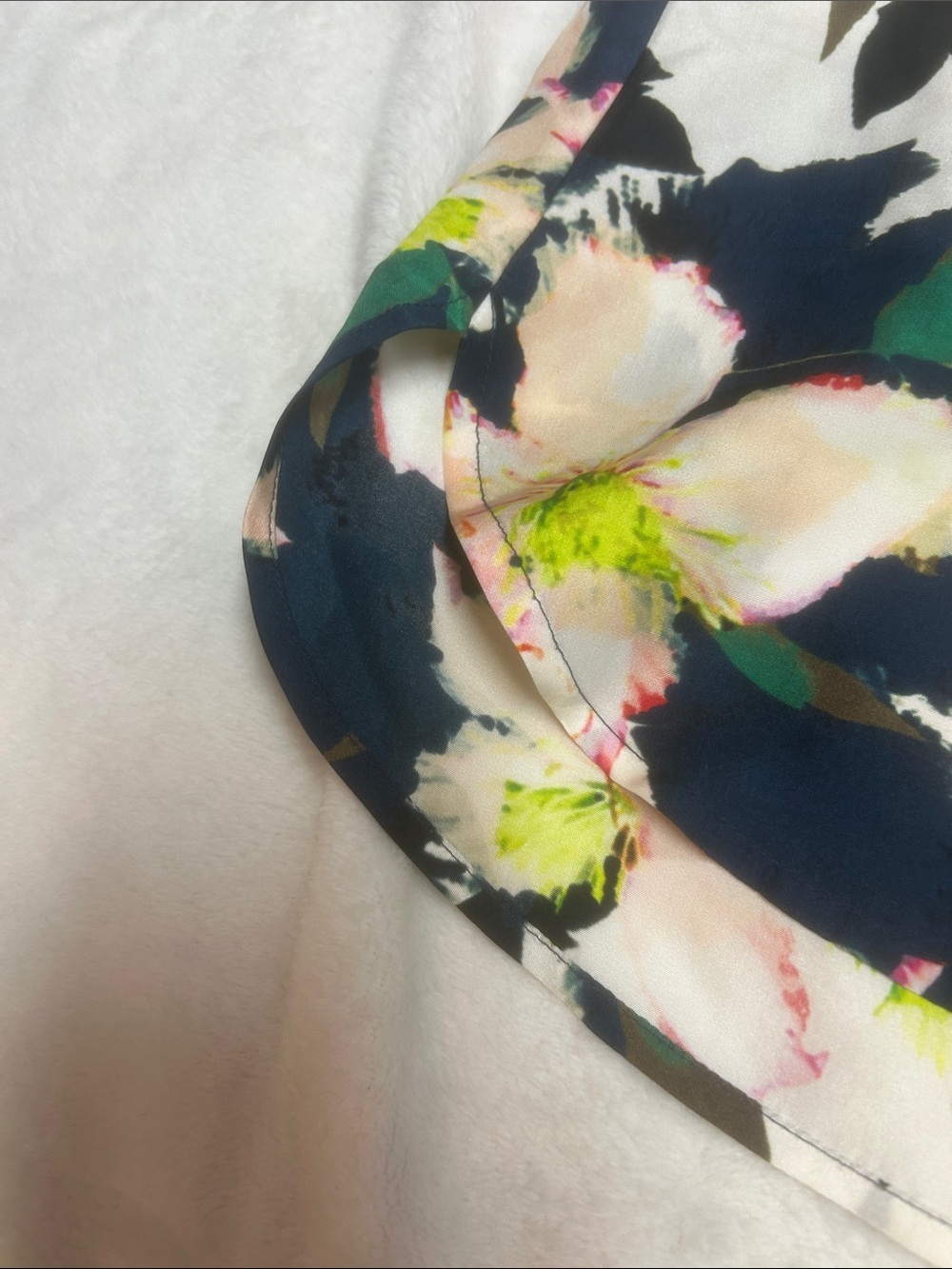 J. Crew Women’s Blouse Floral Sleeveless in Navy, Pink and Green - Size 8 - Picture 7 of 7